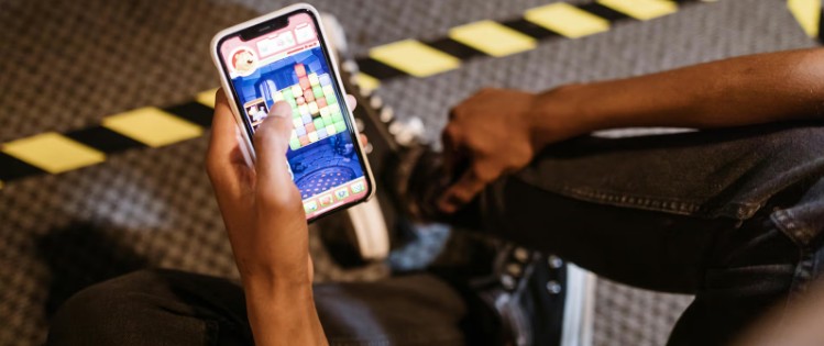 Level Up Your Mood: Why Online Games Make You Feel Happier