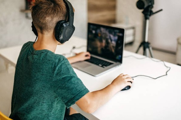What Is Online Gaming And How Does It Work
